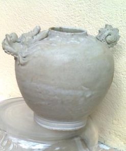 Ấm cổ vật