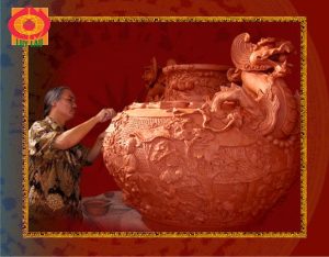 Hé lộ chiếc ngọc bình của dòng gốm Luy Lâu mừng đại lễ